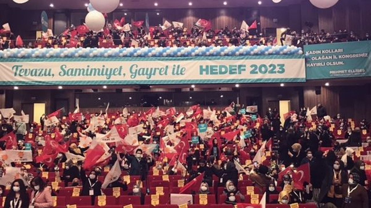 AKP’li kadınlar ‘mesafe’ tanımıyor!